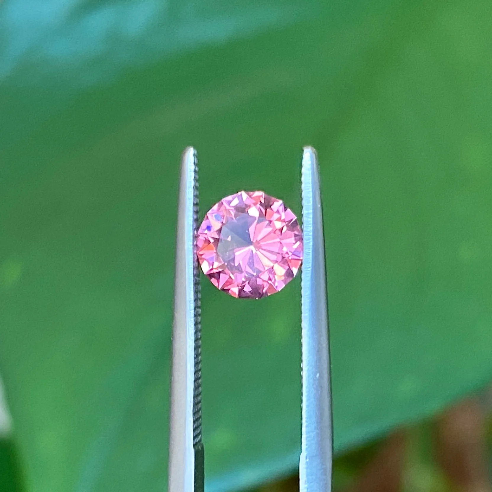 1.26 ct. Absolute "Uber Rarity", Padparadscha Pink, Color Shift, Spinel, Rare, Luc Yen, Vietnam, Internally Flawless, Color Change
