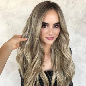 Beige blond wig