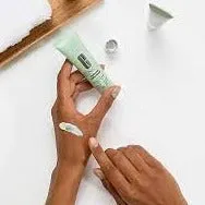 Clinique Redness Solution Daily Protective Base SPF15