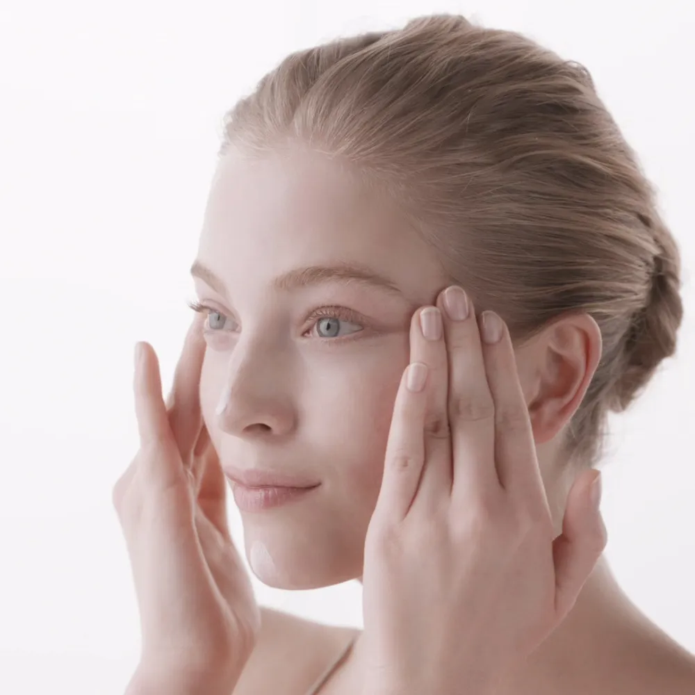 CPB Long-Lasting Hydrating Veil SPF25 PA   30ml