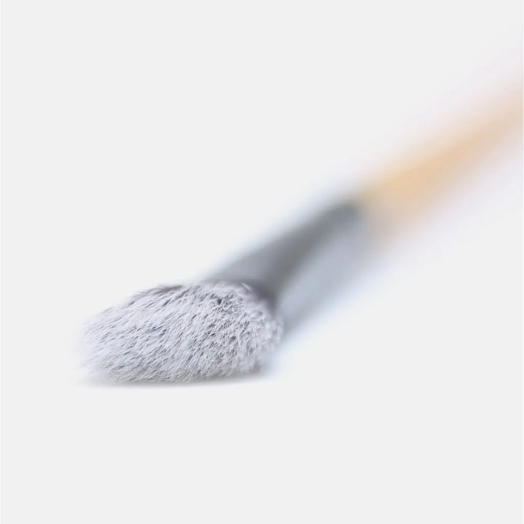 Flawless Bamboo Angled Blending Makeup Brush