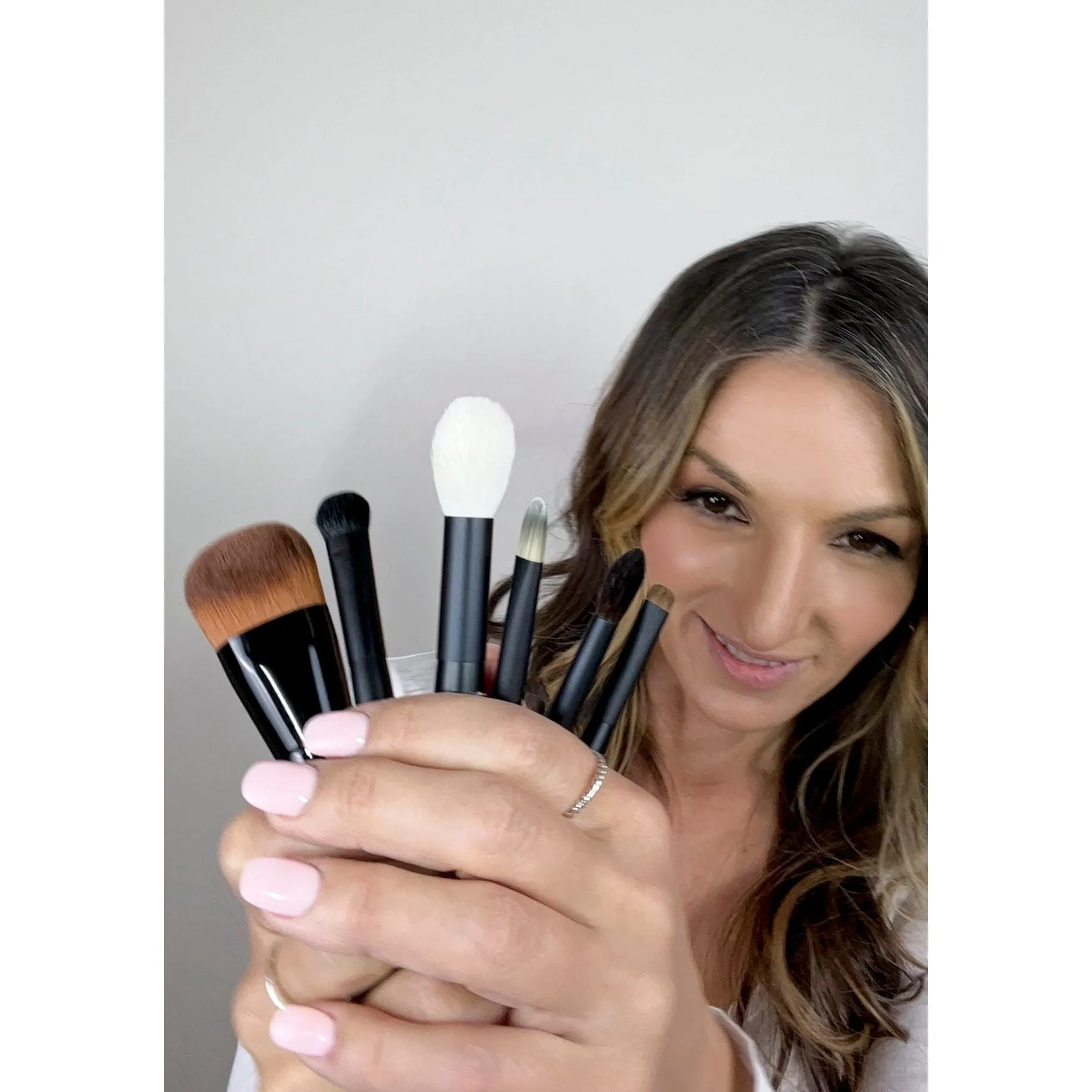 Flawless Essentials Brush Kit with FREE Glow Brush