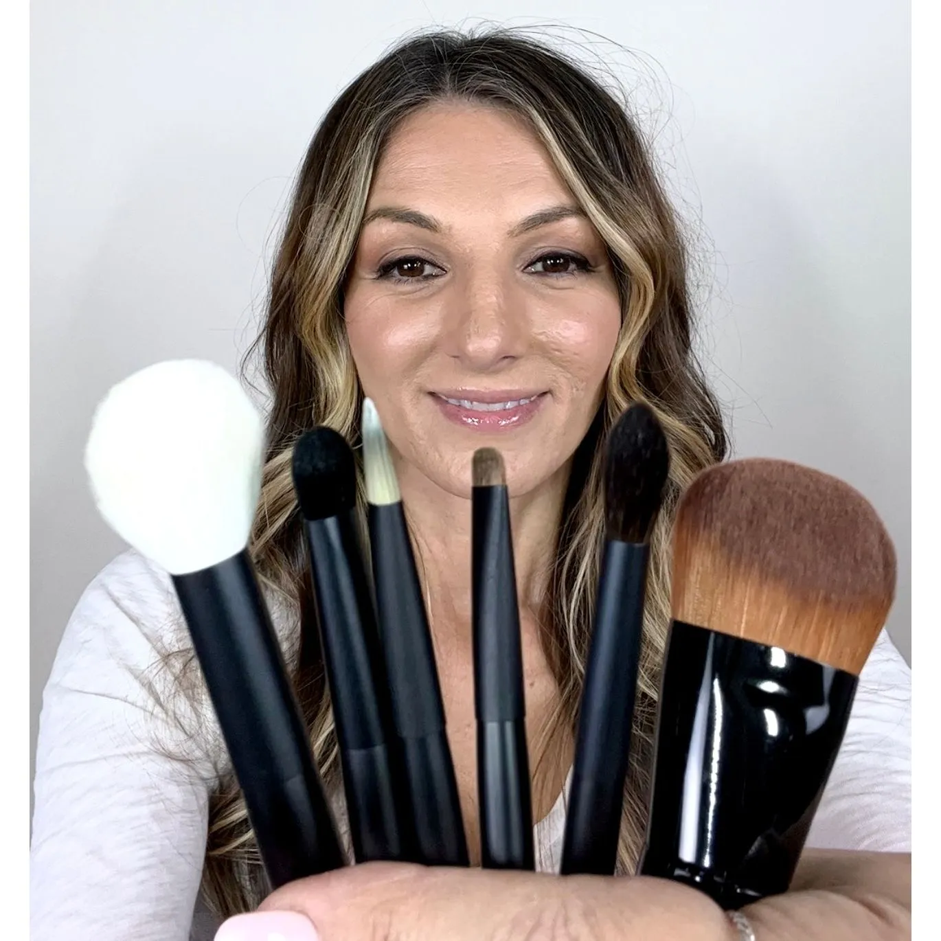 Flawless Essentials Brush Kit with FREE Glow Brush