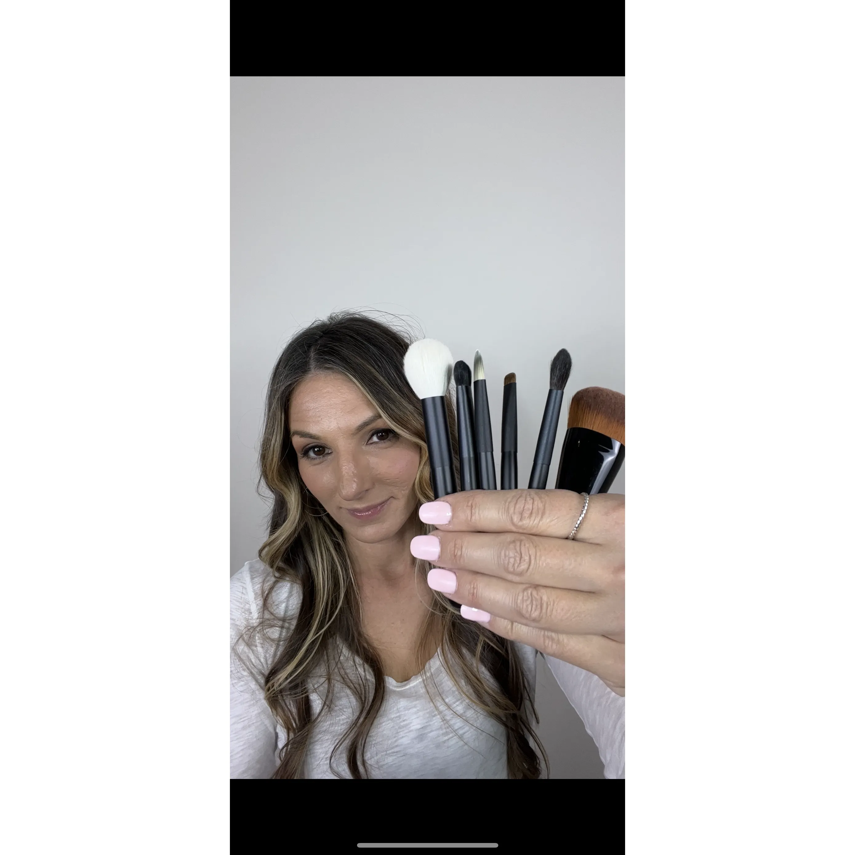 Flawless Essentials Brush Kit with FREE Glow Brush