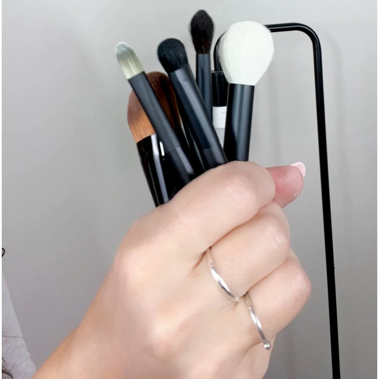 Flawless Essentials Brush Kit with FREE Glow Brush