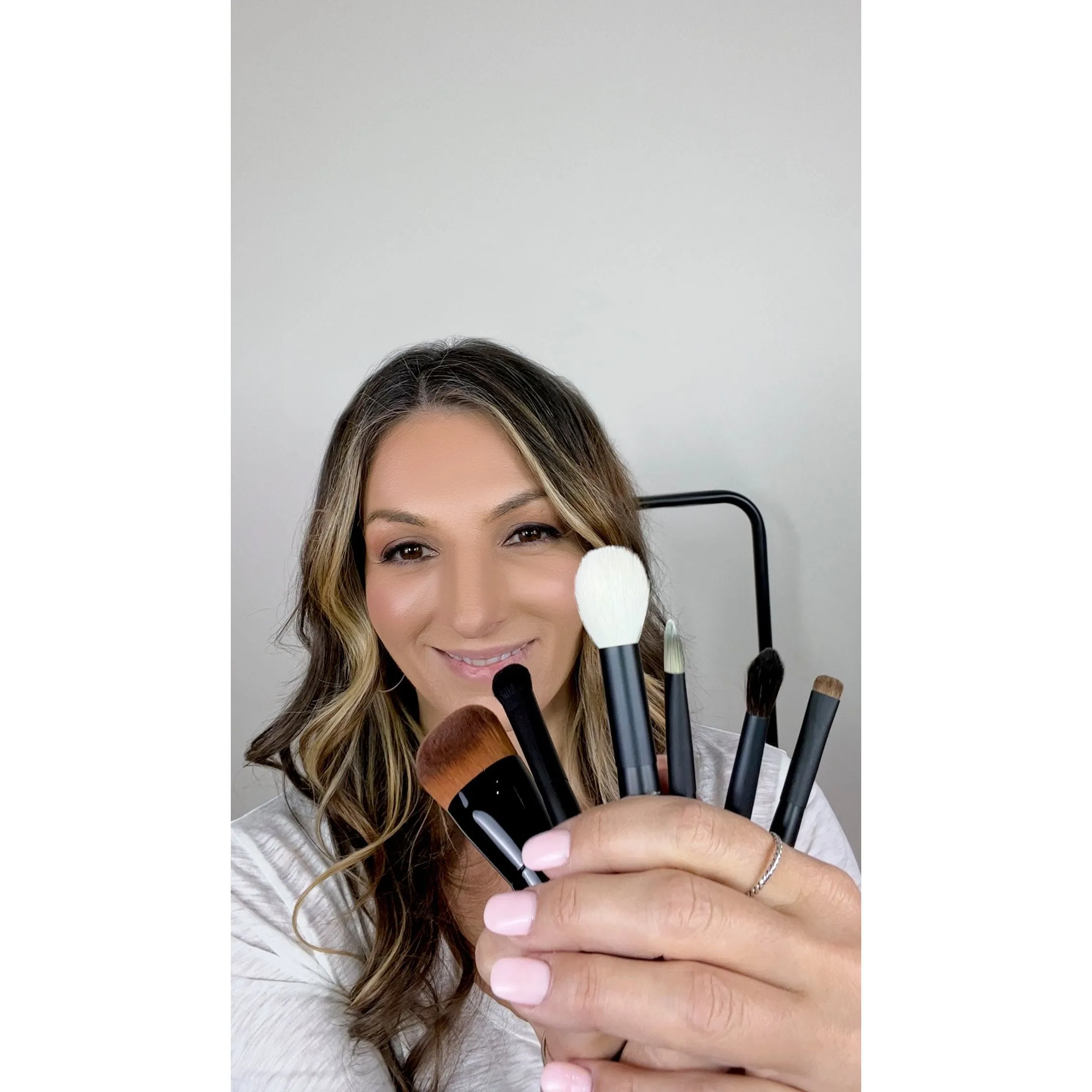 Flawless Essentials Brush Kit with FREE Glow Brush