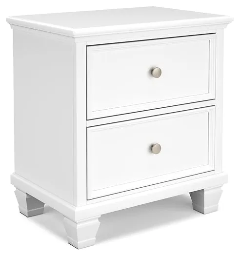 Fortman Queen Panel Bed with Mirrored Dresser, Chest and 2 Nightstands
