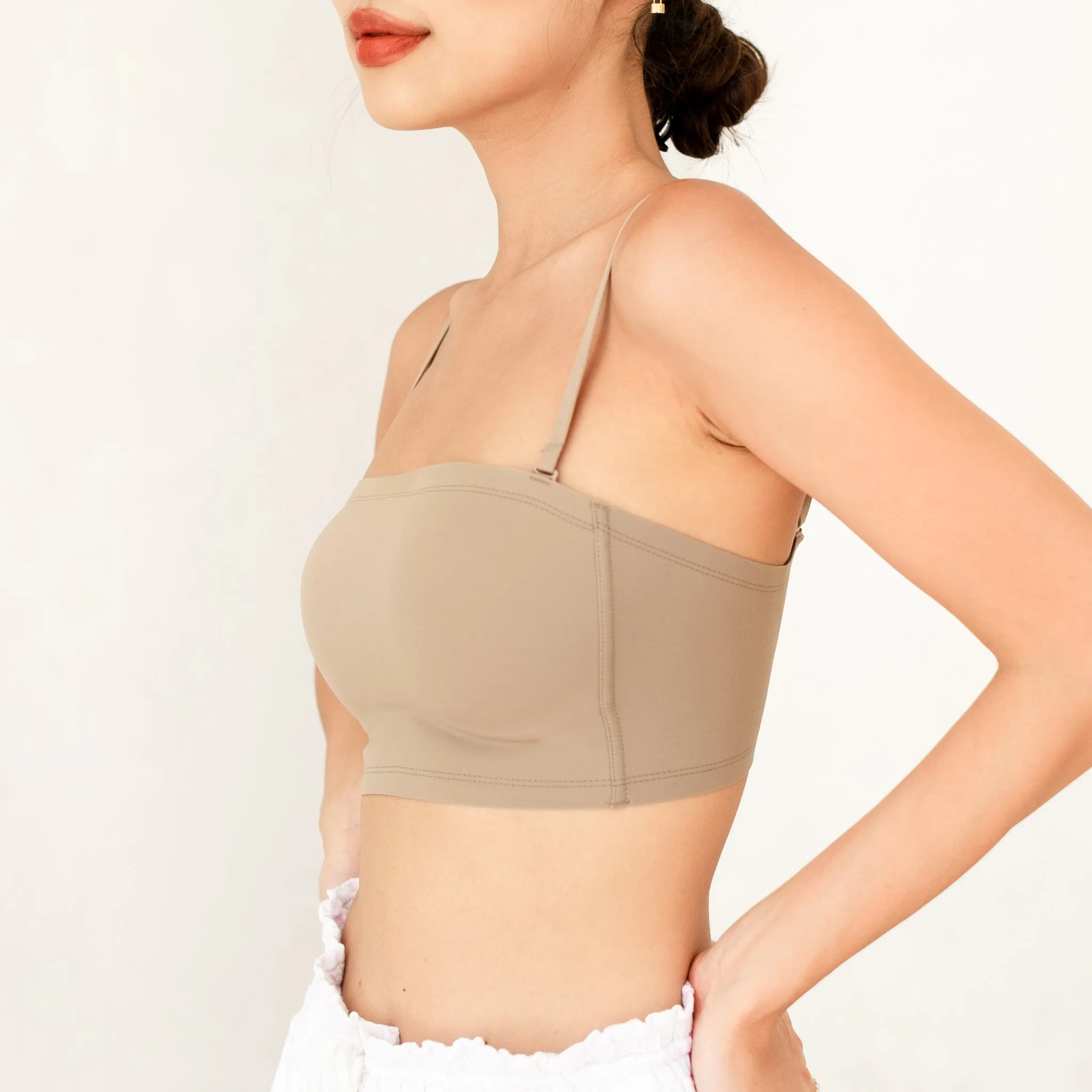 Minimalist Ultra-Smooth Concealer! Lightly-Lined Seamless Strapless Wireless Bra in Toffee Latte