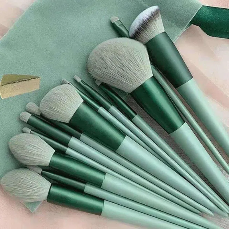 Professional 13-Piece Makeup Brush Kit – Soft, Fluffy, and Versatile