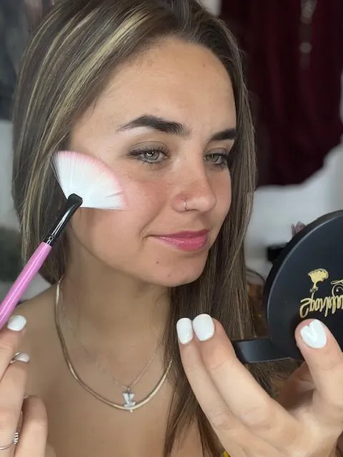 Sparkles & Lace Beauty - Champagne Highlighter