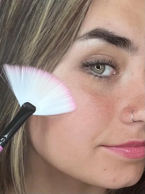 Sparkles & Lace Beauty - Pearl Illuminating Highlighter