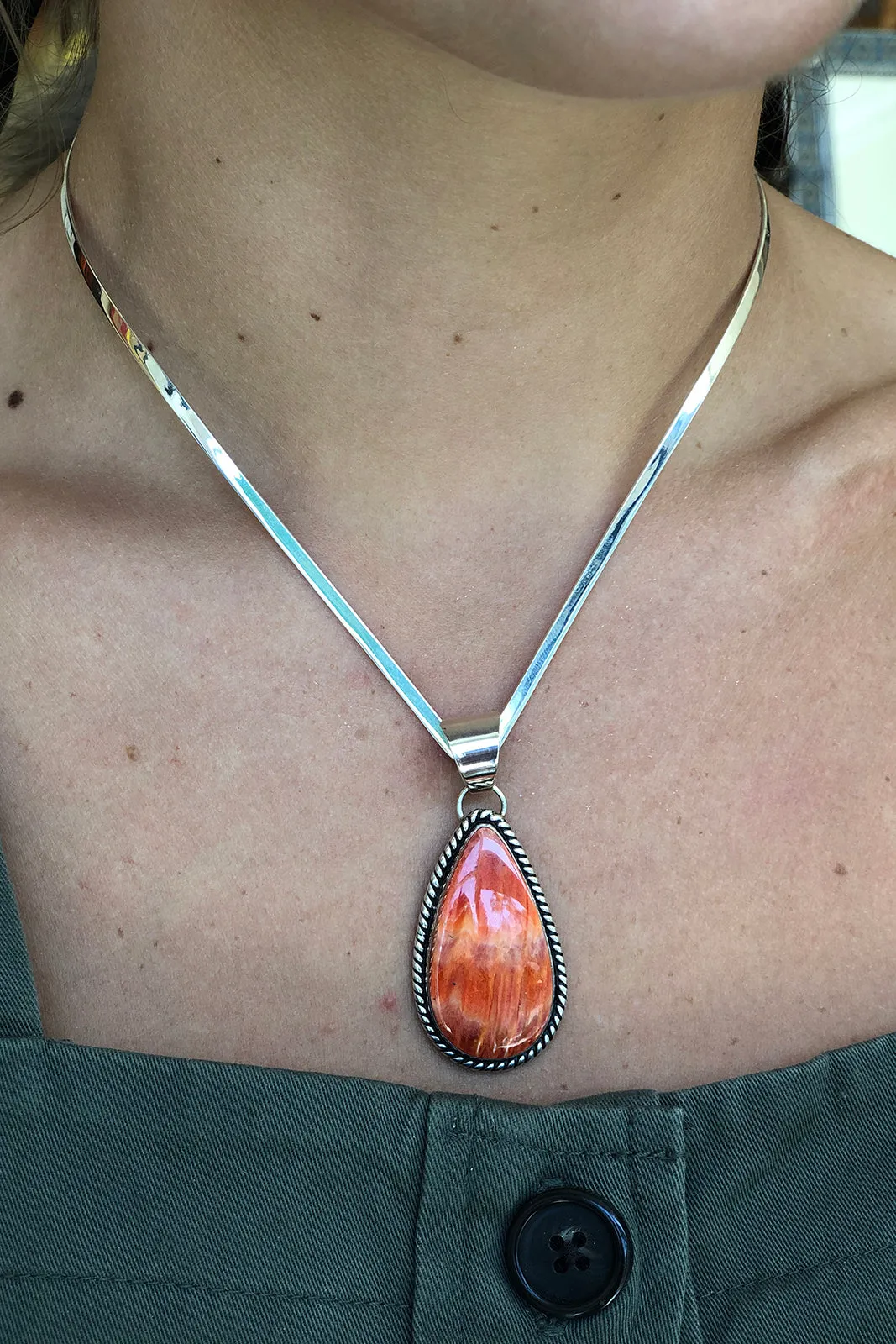 Teardrop Red Spiny Oyster Silver Pendant
